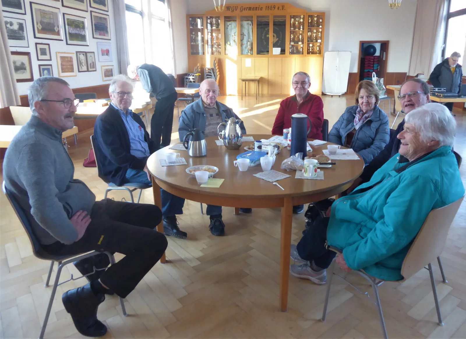 bei Kaffee und Kuchen